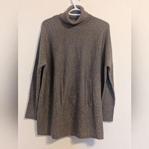 TAHARI Merino Wool Blend Turtleneck Tunic Sweater with Pockets Oversize Size M